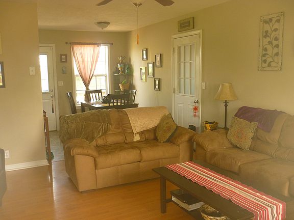 4th image of 216 Golden Pond Ave