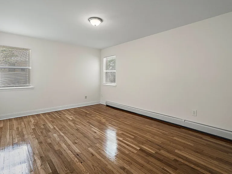 Clinton Manor Arms Apartments — Photo 22