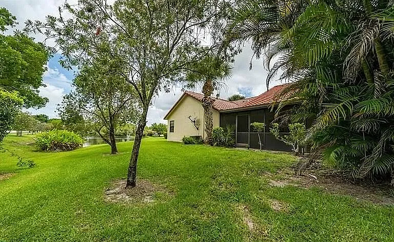 10300 Hidden Springs Ct — Photo 4