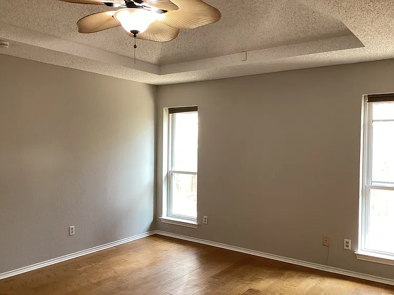 2841 Southridge Dr — Photo 22