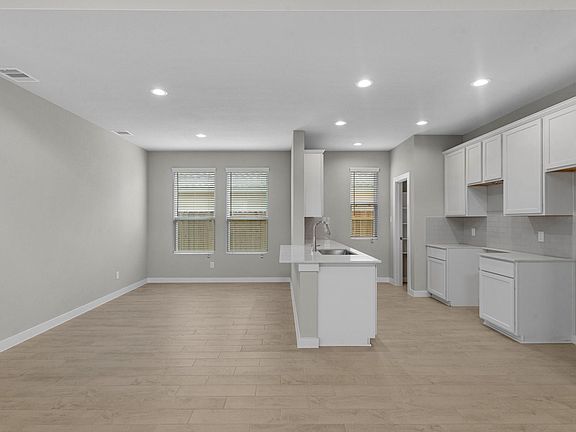 4th image of 3122 Spitfire Dr