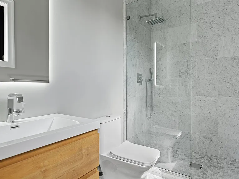 276 N Main St — Photo 20