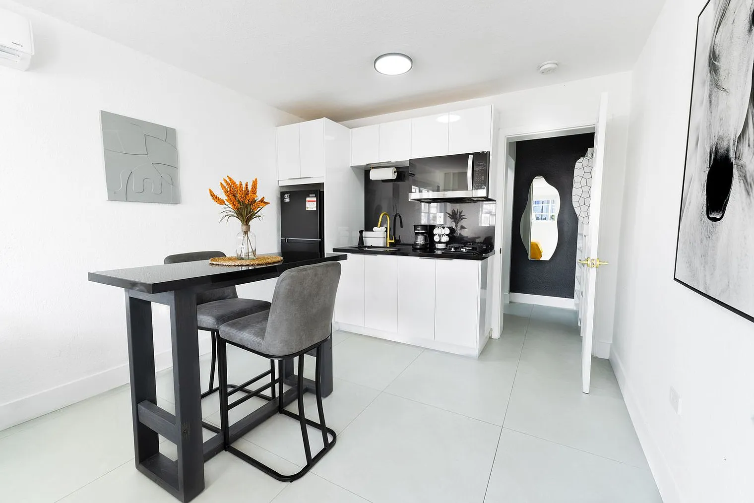 Studio, 1.0 bath, 495 sqft, $2,856 — Photo 2