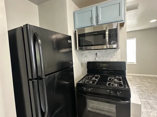 2922 W 12th Ave, Gary, IN 46404