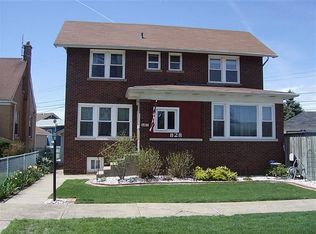 828 115th St, Whiting, IN 46394