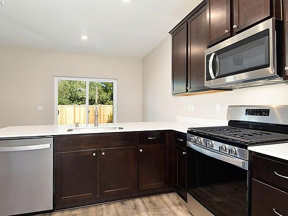 2nd image of 15518 NE 72nd Way