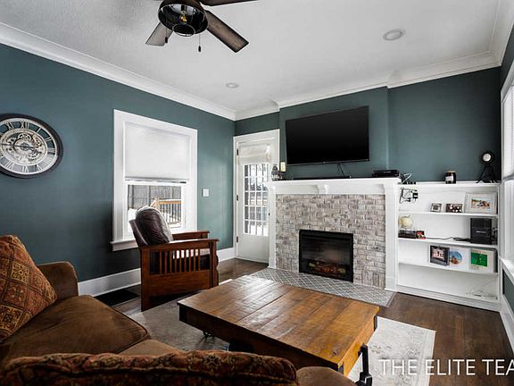 2nd image of 2423 Boulevard Dr SW