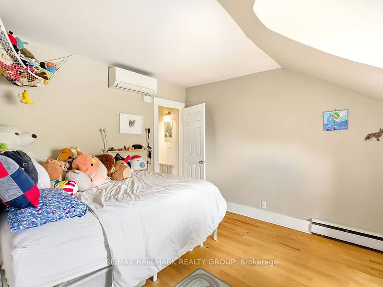 176 King Edward Ave — Photo 28
