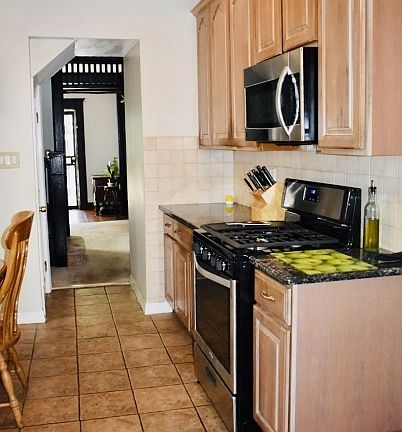 4th image of 37 Emerson St