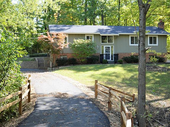 3rd image of 9903 Hickorybluff Ct