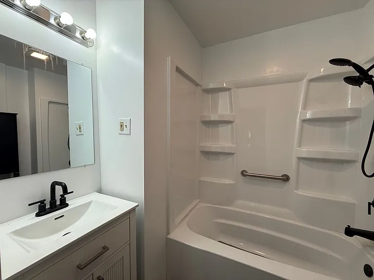 396 S McClellan Ave — Photo 11