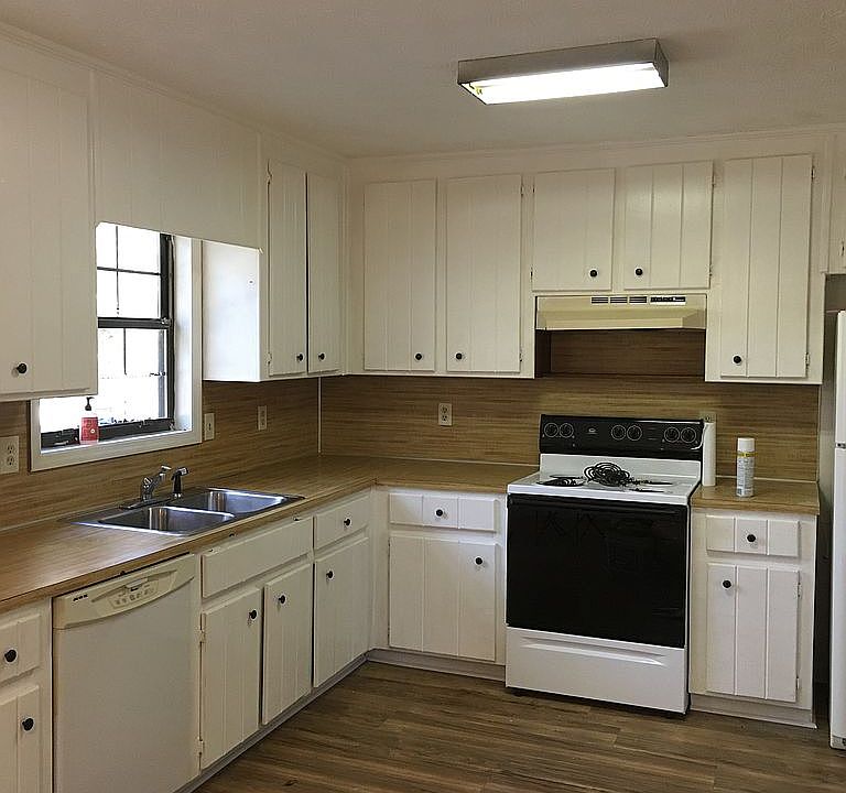 2nd image of 612 Lovejoy Ln