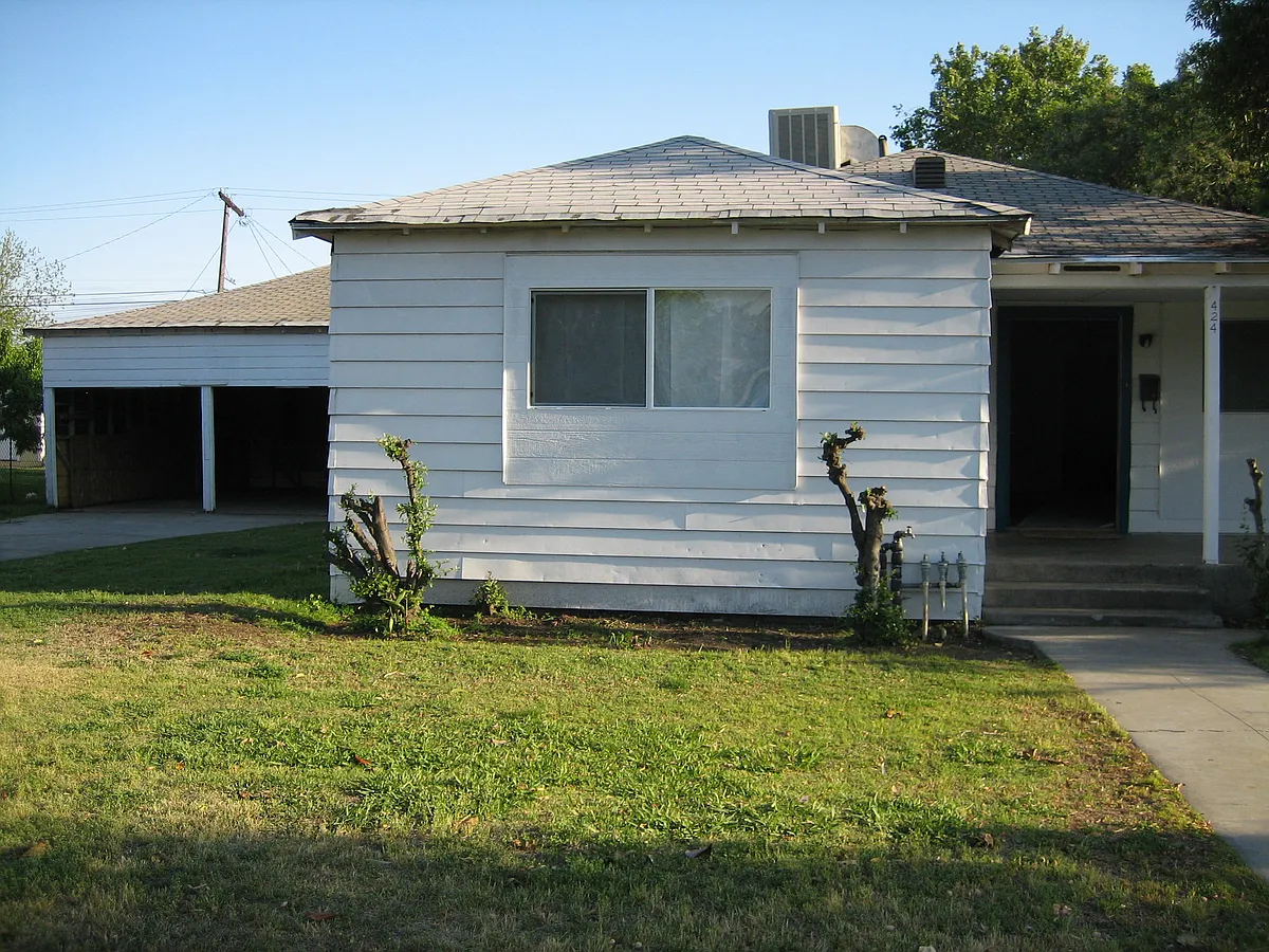 Building Photo - 424 E Fedora Ave