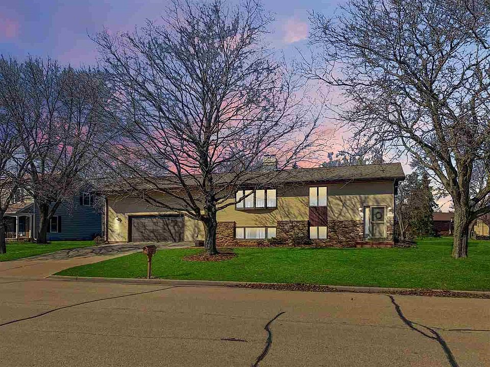 1st image of 1115 Park Village Dr