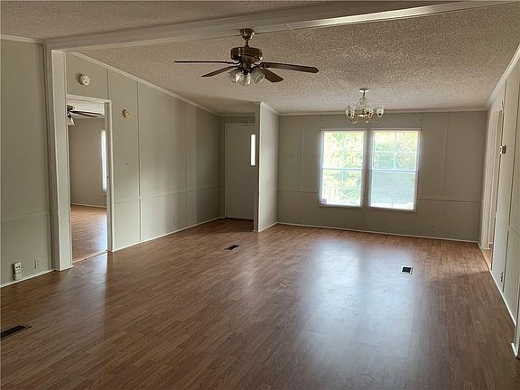 5th image of 210 Creekstone Dr