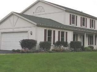 40 Hidden Meadow Dr, Holland, OH 43528