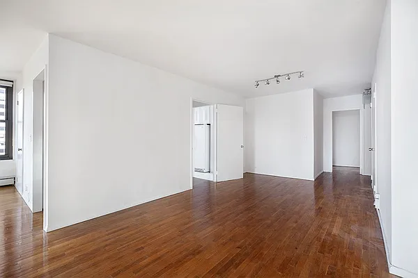 Sold by Stribling | media 4