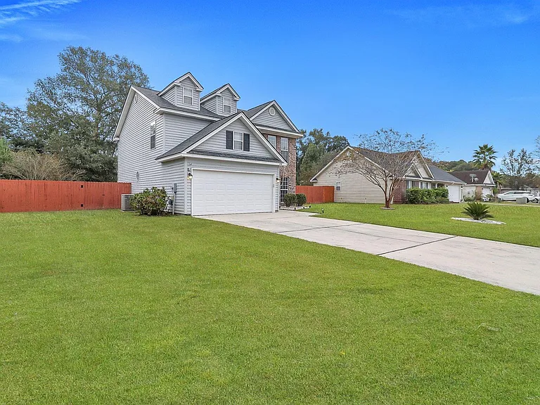 106 Silverton Rd — Photo 3