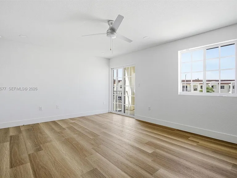 82 SW 3rd Ct — Photo 21