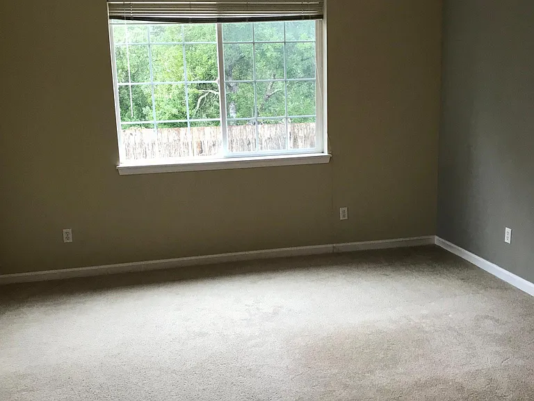 2091 Royal Street Georges Dr — Photo 4