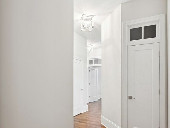 3rd image of 105 S Cottage Hill Ave #405
