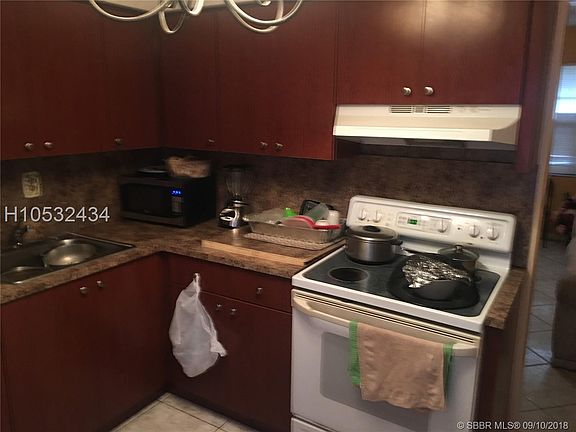 5th image of 11121 NW 6th Ave