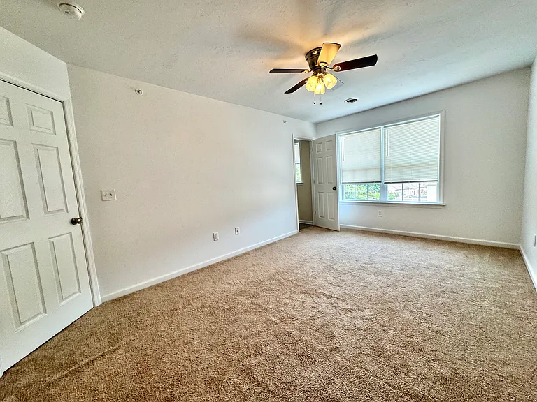 195 Moul Ave - Owner's Suite Bedroom