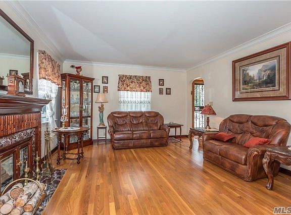 4th image of 27 Norton Ave
