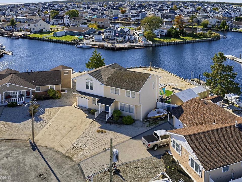 1st image of 32 S Boston Dr