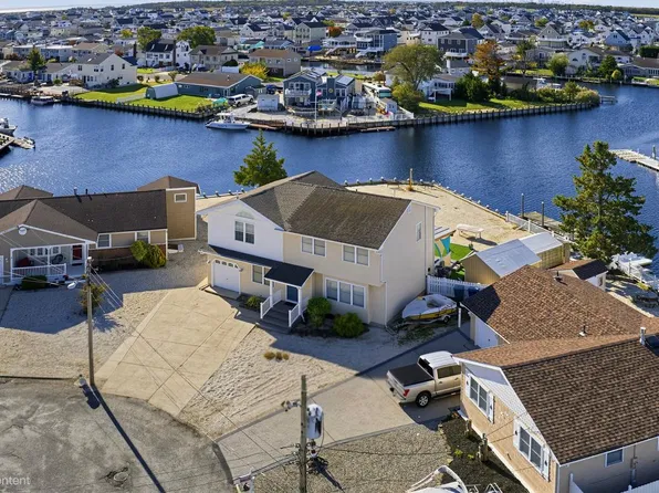 32 S Boston Dr, Little Egg Harbor, NJ 08087