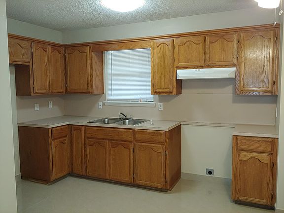 2nd image of 3908 Gabriella Dr