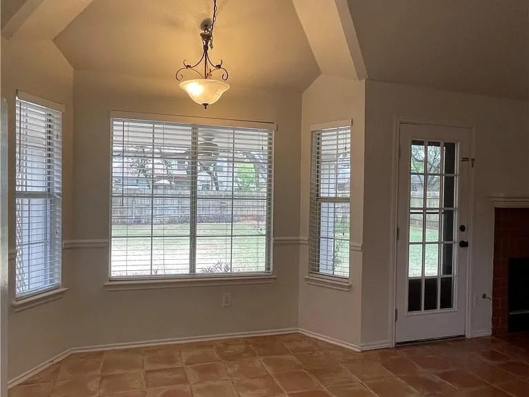 404 N Rainbow Bridge Dr — Photo 6