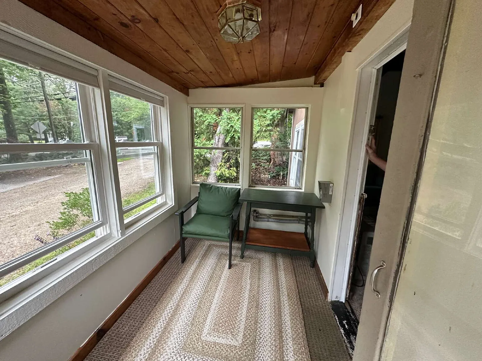 1 bed, 1.0 bath, 450 sqft, $1,600 — Photo 3
