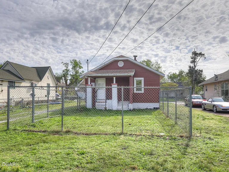 2212 Bird Ave — Photo 25