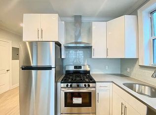 32-74 45th St #1R, Astoria, NY 11103