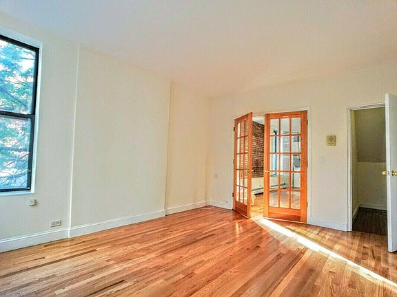 3rd image of 251 E 85th St APT 1