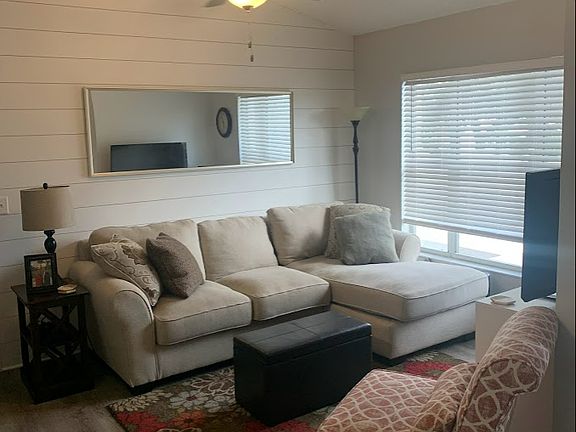 2nd image of 607 S Westland Ave APT 8