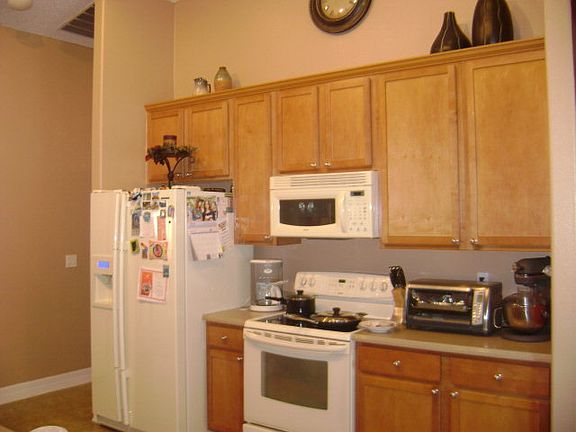 2nd image of 48 Fenwood Ln