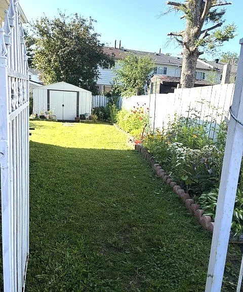 Whiteleas Ave — Photo 5