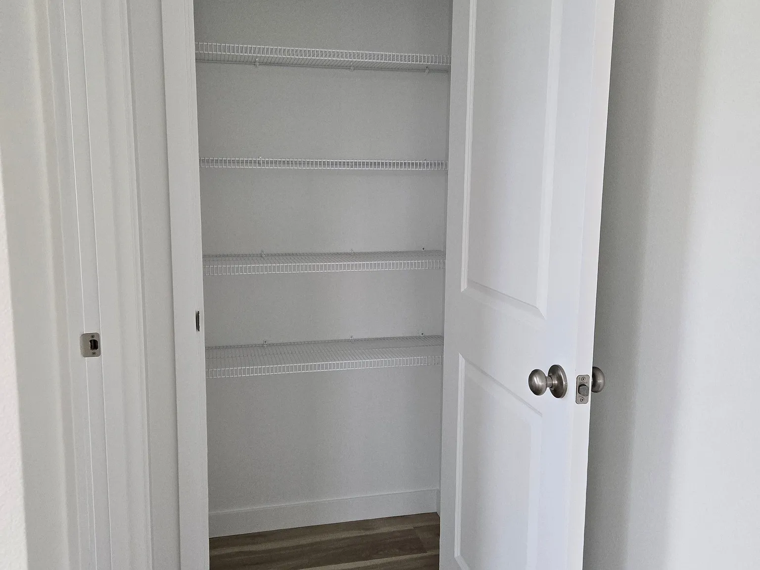 3 bed, 2.0 bath, 1477 sqft, $2,495 — Photo 3