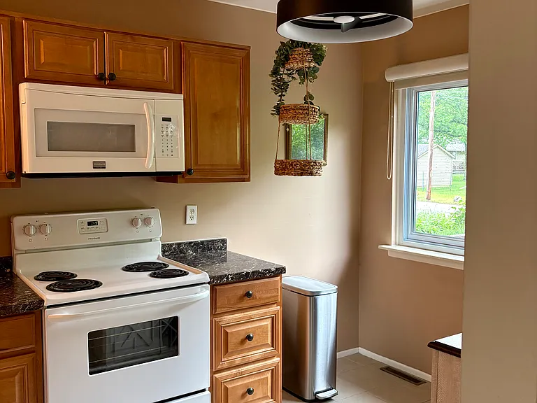 542 Terrace Ln — Photo 5