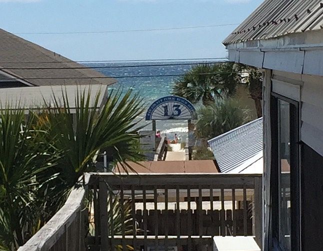 1st image of 4115 Holiday Dr