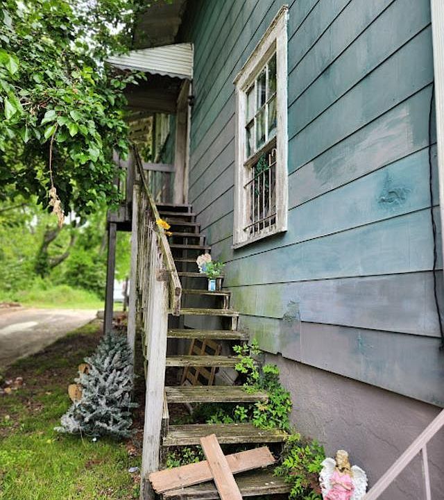 2nd image of 5154 Hillside Dr