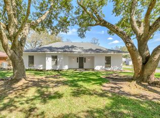 210 Cherokee Ln, Lafayette, LA 70508