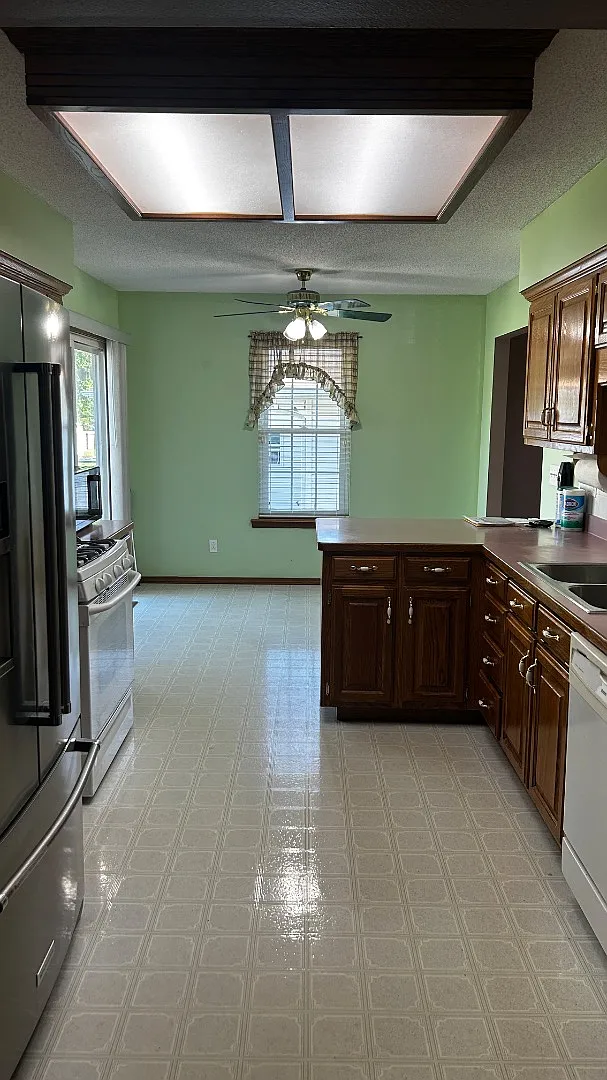 Property Photo - 2212 S Highview Ave