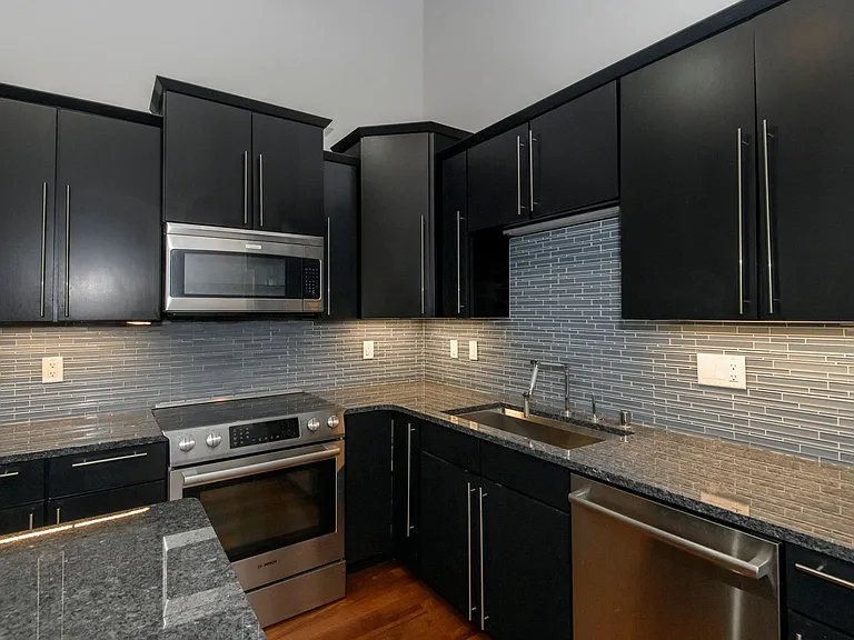 239 E Chicago St #307 — Photo 9