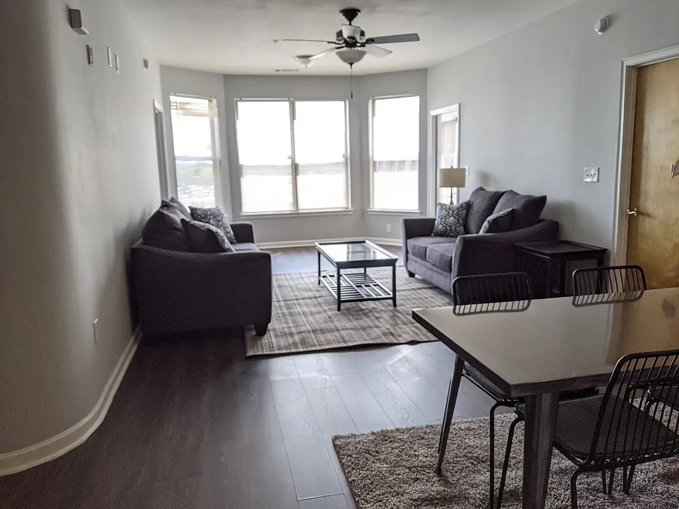 898 Oak St SW #1408