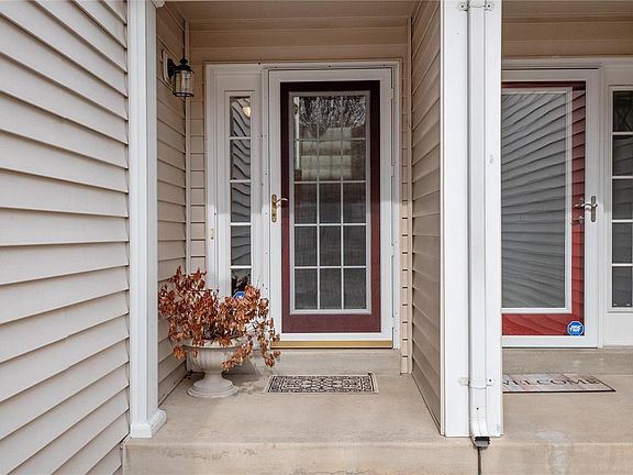 3rd image of 3783 Southern Manor Dr