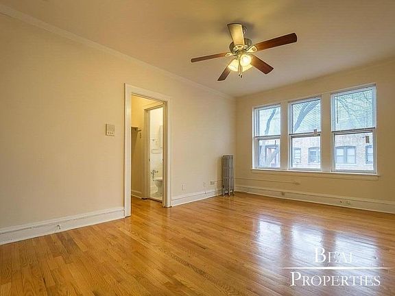 3rd image of 4631 N Paulina St