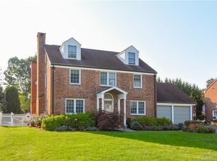75 Ridgewood Rd, West Hartford, CT 06107